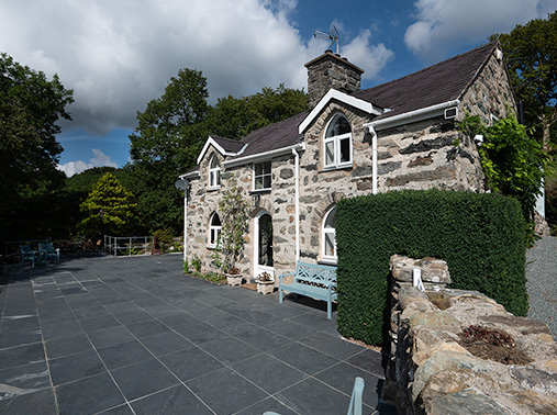 holiday cottages in the beautiful snowdonia national park, wales, uk